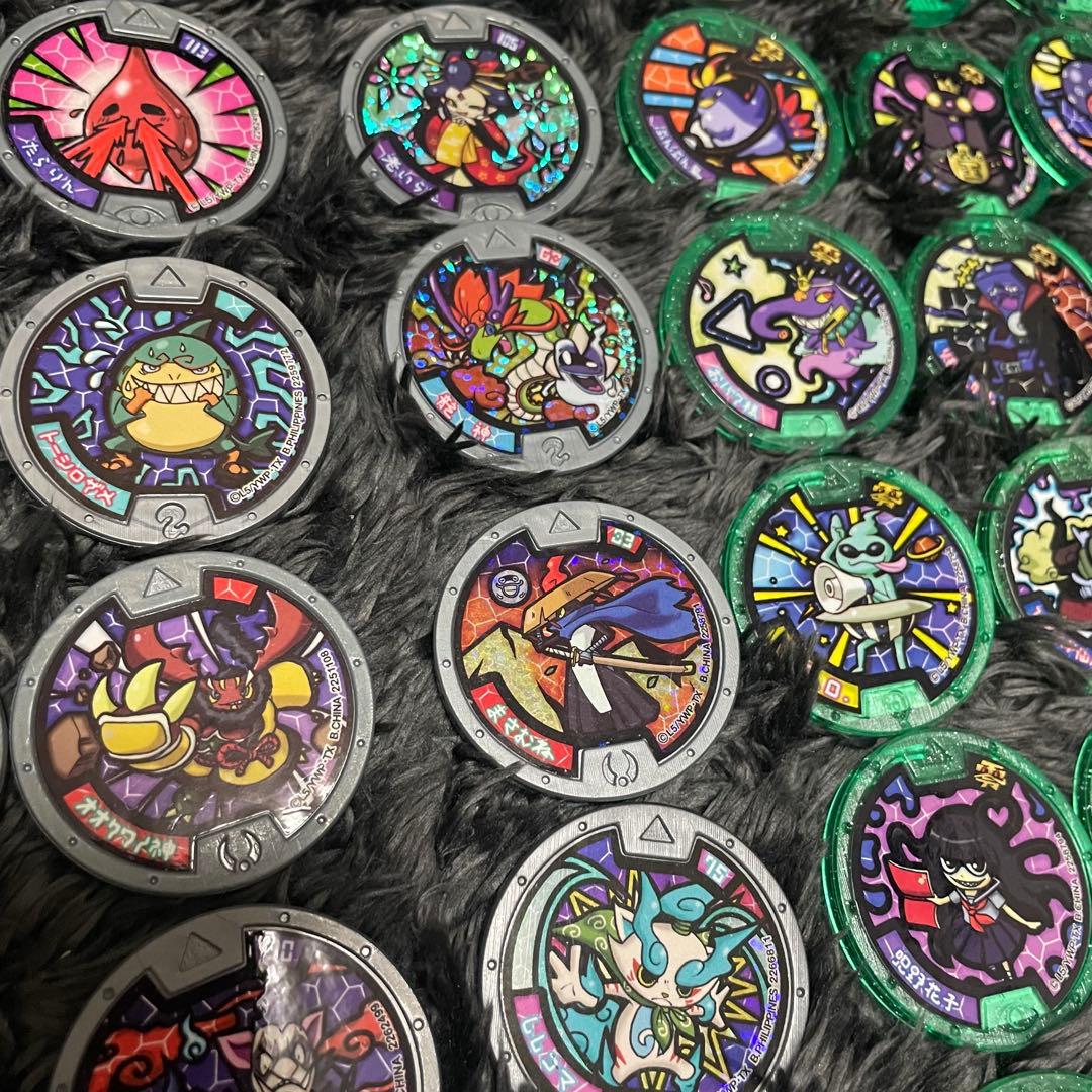 《美品》《希少品あり》値下げ可　妖怪メダル227枚まとめ売り　妖怪大辞典付き