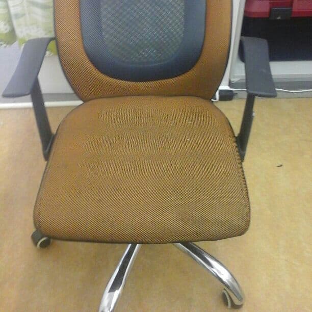 オフィスチェア　メッシュ　ナイロン