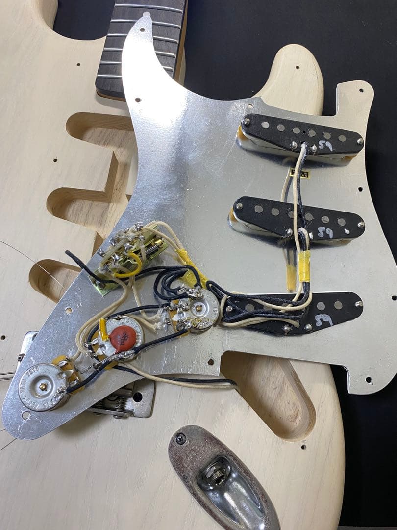 アッシュボディストラトキャスター 自作コンポーネント