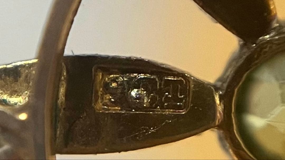 ★早い者勝ち★ 英国 ヴィクトリアン ペリドット ペンダント 9金 シードパール