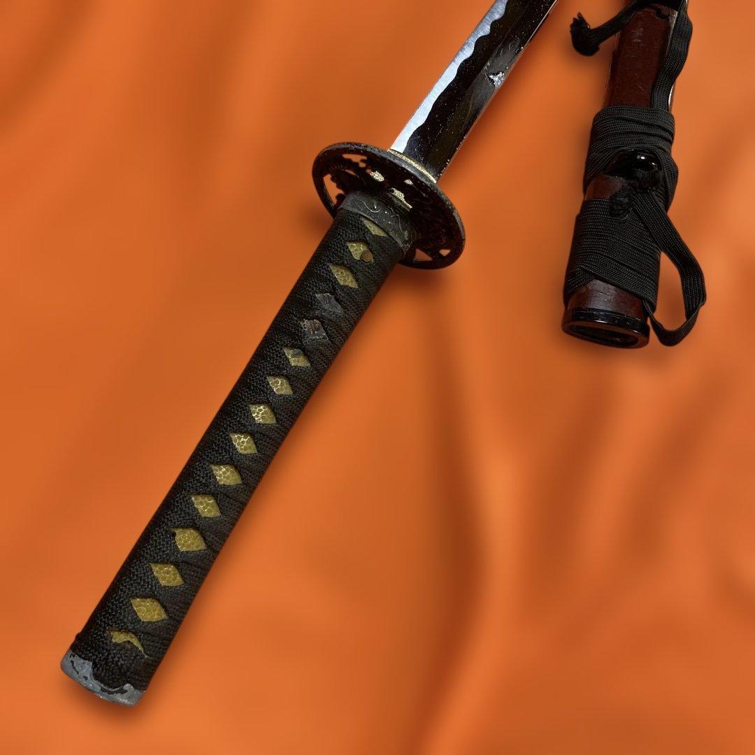 割安模造刀 黒柄 龍彫透し丸鍔 鳳凰図金口金尻小豆鞘