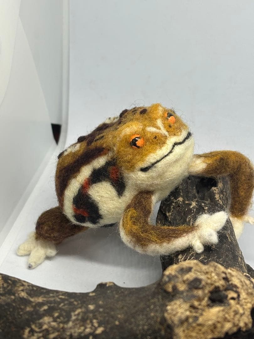 羊毛フェルト　ハンドメイド　日本ヒキガエル