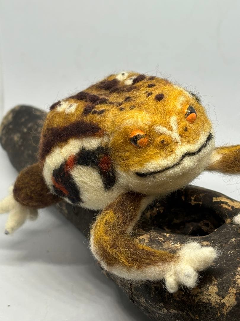 羊毛フェルト　ハンドメイド　日本ヒキガエル