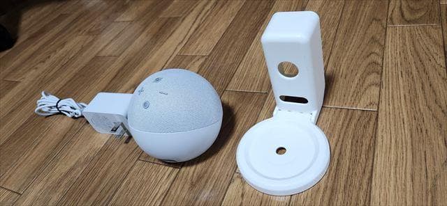 amazon_echo_dot_with_clock_第4世代時刻付_白0893