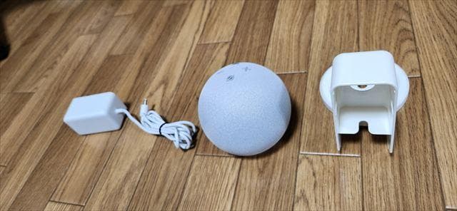 amazon_echo_dot_with_clock_第4世代時刻付_白0893