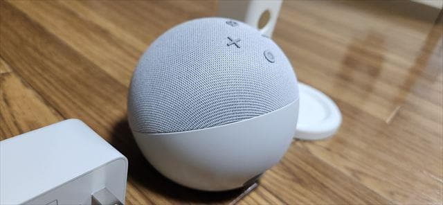 amazon_echo_dot_with_clock_第4世代時刻付_白0893