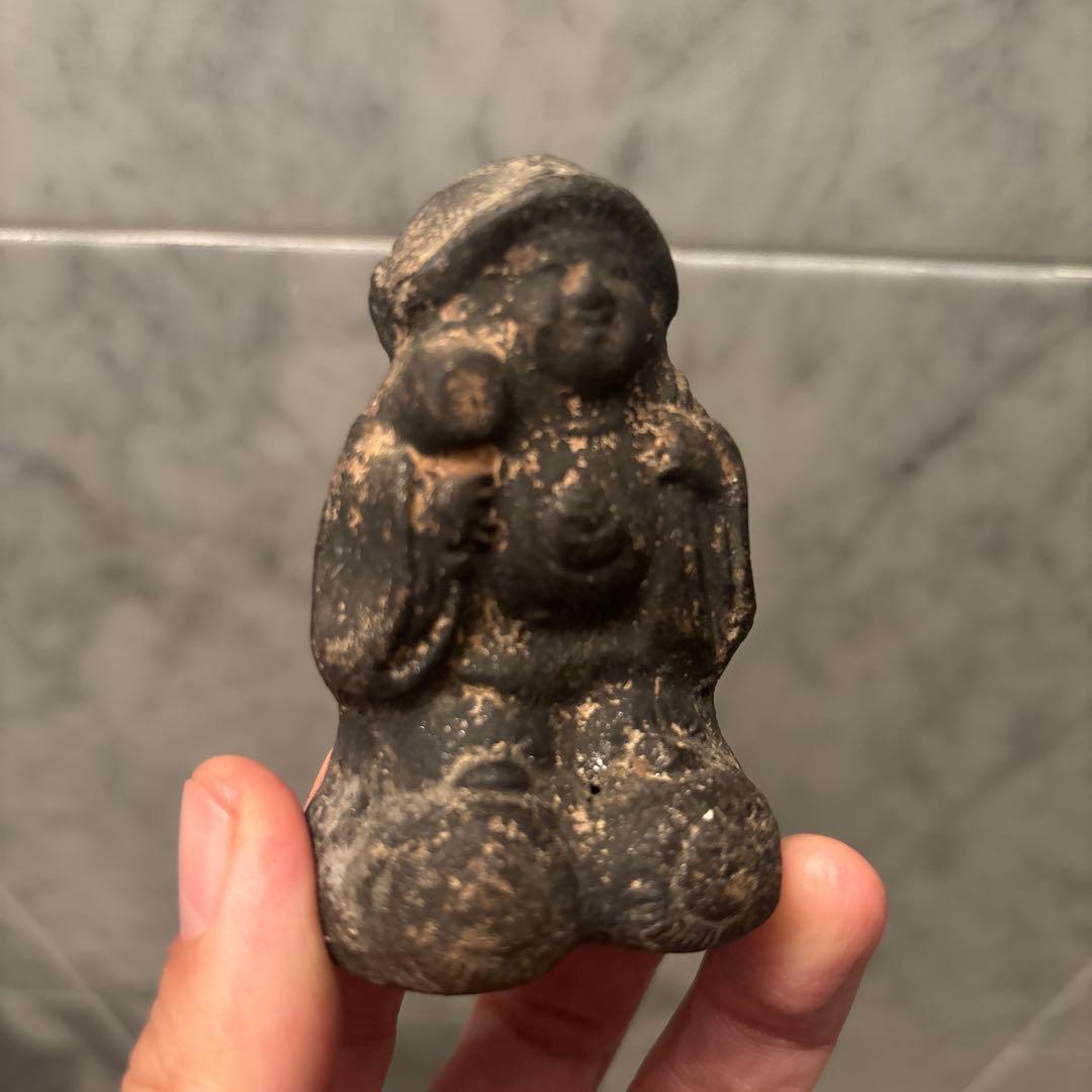 アンティーク江戸時代平和的なお顔で雰囲気のある大黒様の陶器オブジェ