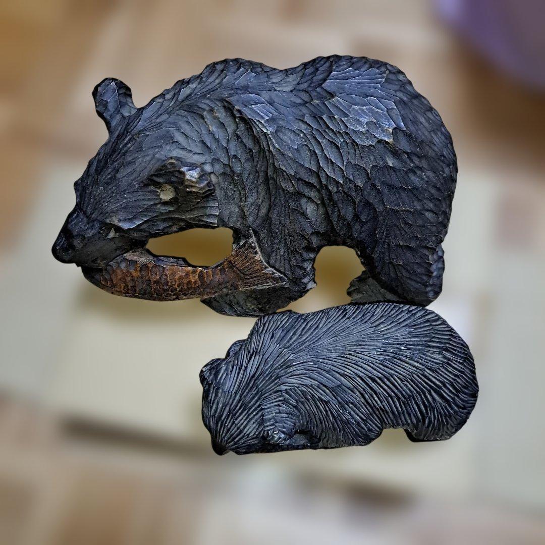 熊の一刀彫 鮭くわえ熊 置物 大きいサイズ 黒 ブラック