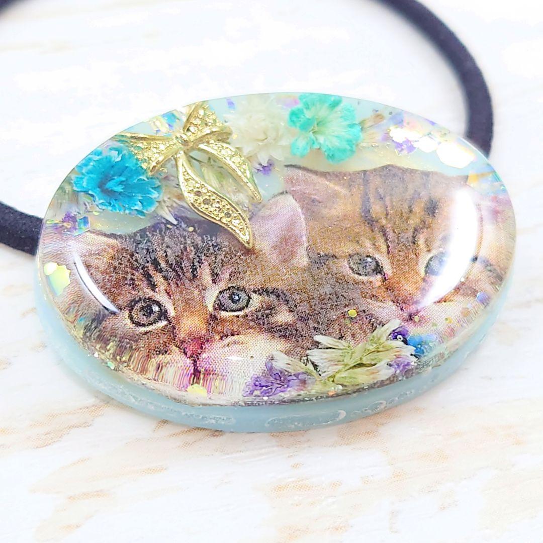 仲良し猫ちゃんのヘアゴム ハンドメイド レジン リボン ドライフラワー ブローチ