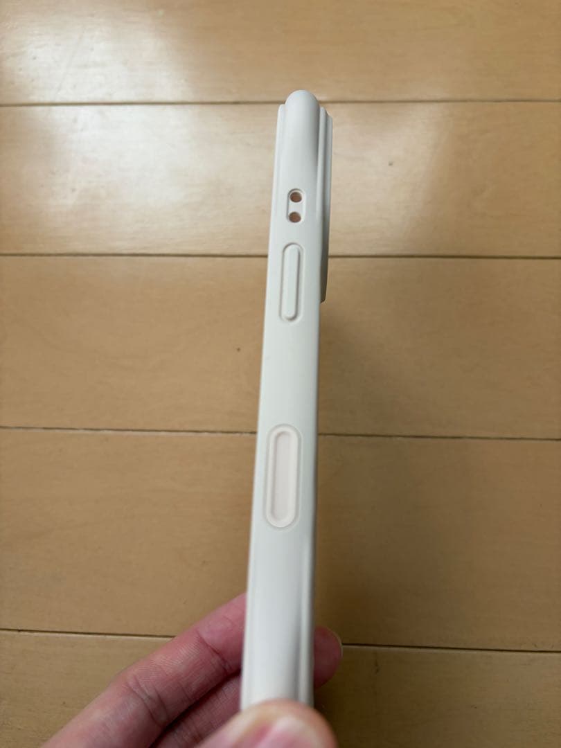 【早い者勝ち】CASETiFY ウェーブシリコン iPhone17 オーツ