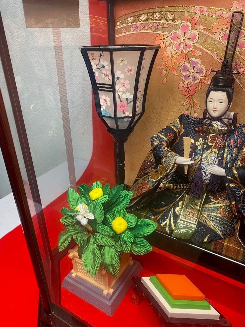 東京久月　雛人形オルゴール付親王ケース飾り・間口約６３×奥行約２９×高さ約４５㎝