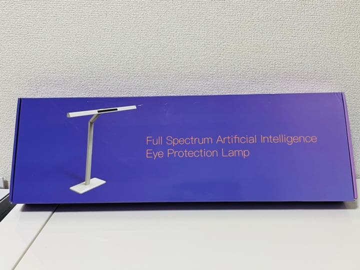 デスクライト「BLUT」 高品質LEDライト＆周囲光センサーを採用