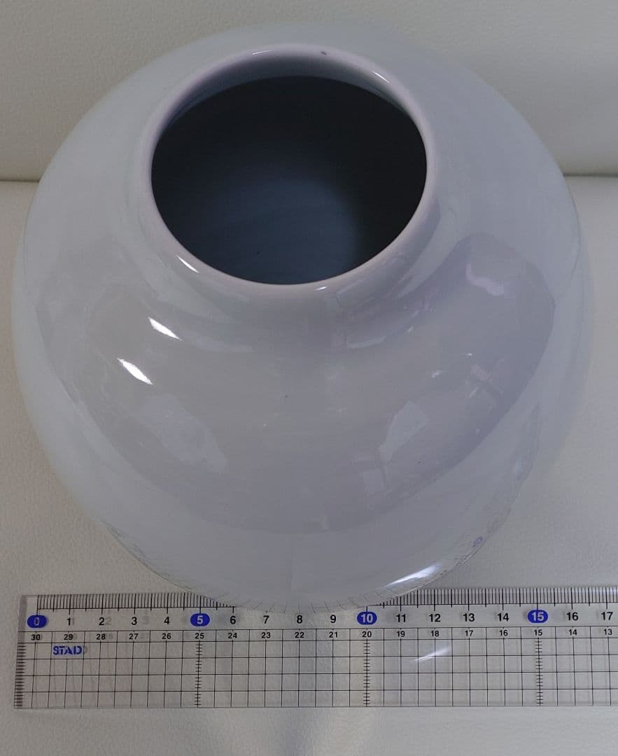 人間国宝近藤悠三弟子篠田義一白磁丸型花瓶