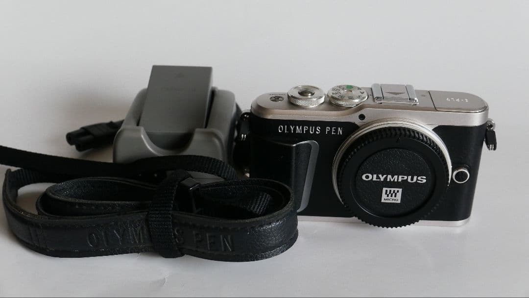 OLYMPUS PEN E-PL9 シルバーボディ