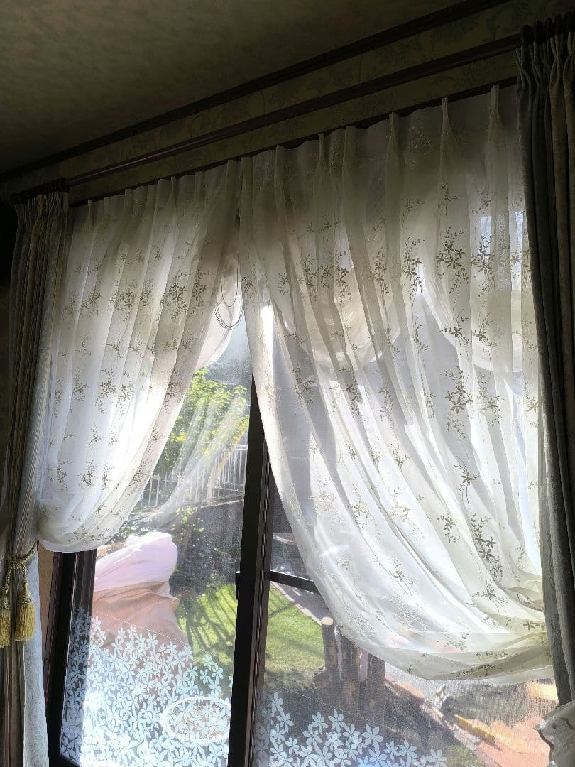 掃き出し窓【こたつねこ様オーダー品　花柄刺繍トルコレース】ハンドメイド