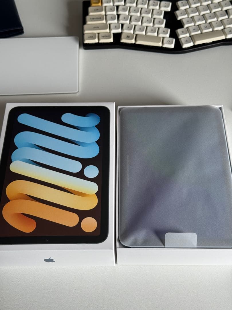 iPad mini 第7世代 (A17 Pro) 128GB 純正ケース付き