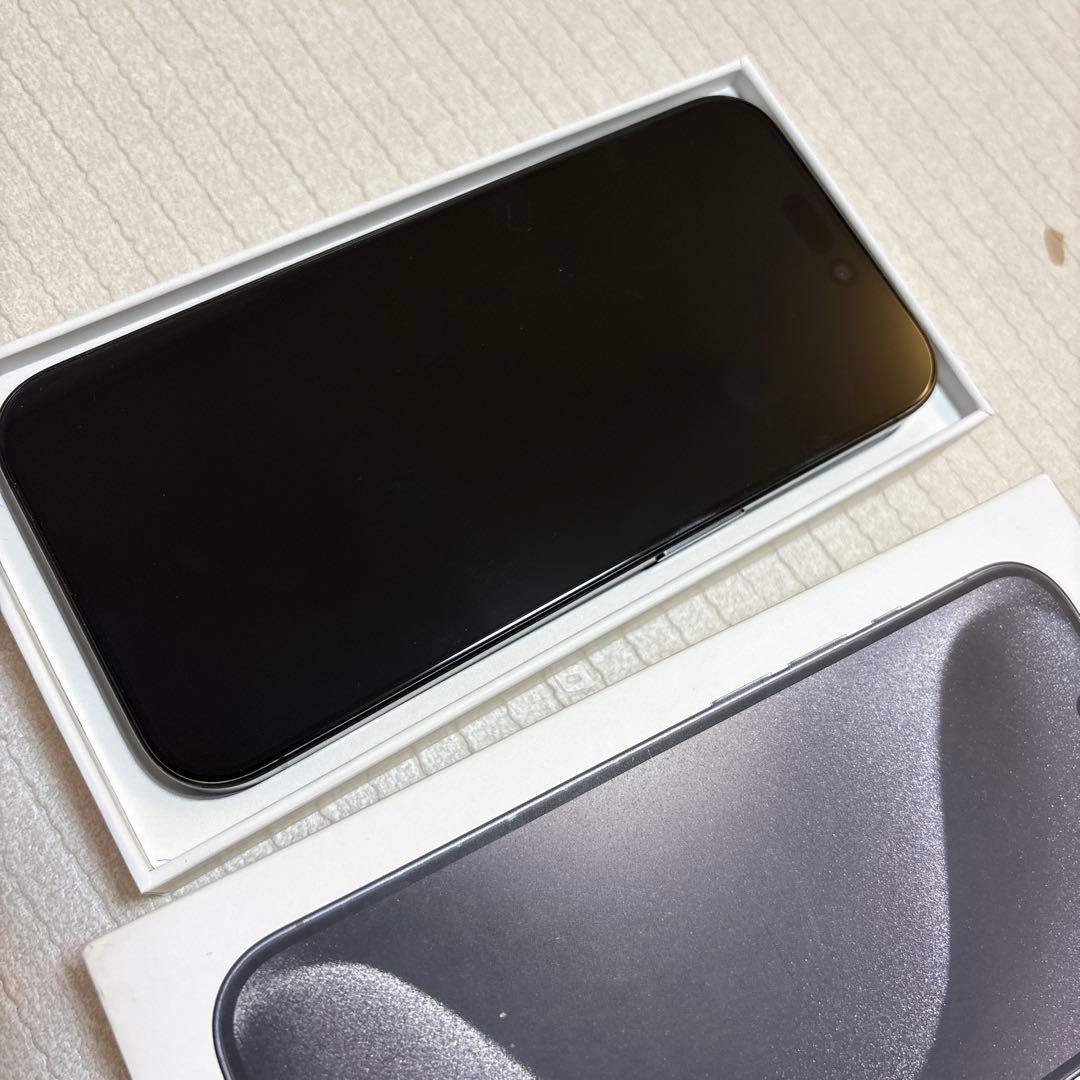 Apple iPhone 15 Pro 256GB ブラックチタニウム 本体、箱
