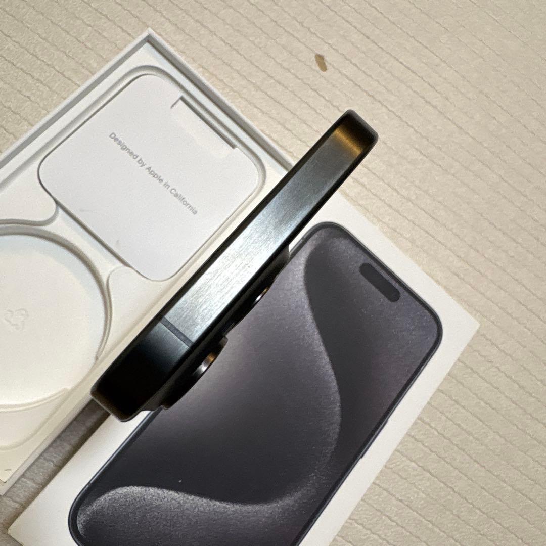 Apple iPhone 15 Pro 256GB ブラックチタニウム 本体、箱