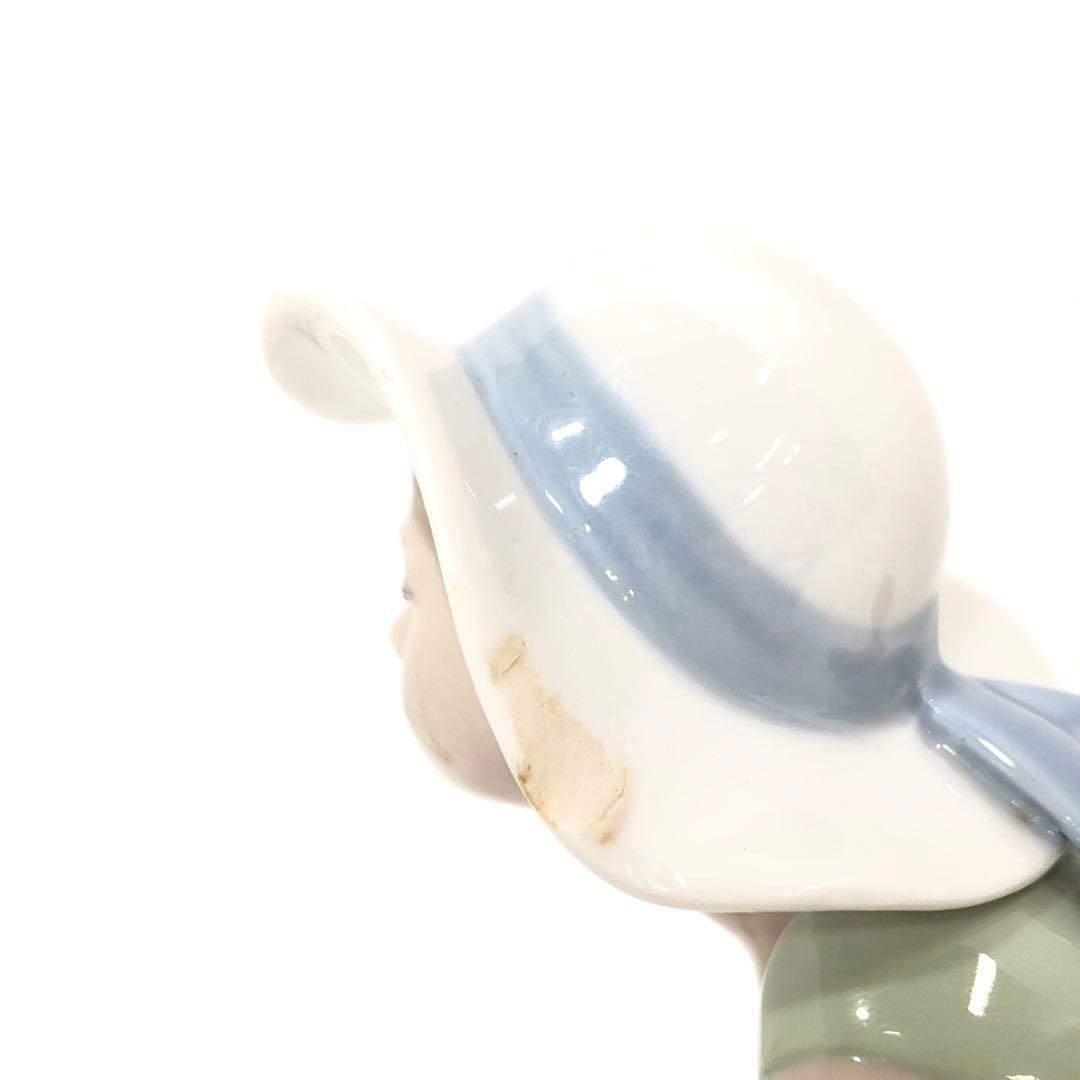 リヤドロ　フィギュリン　鏡の前で　若草色帽子の少女　置物　西洋陶磁