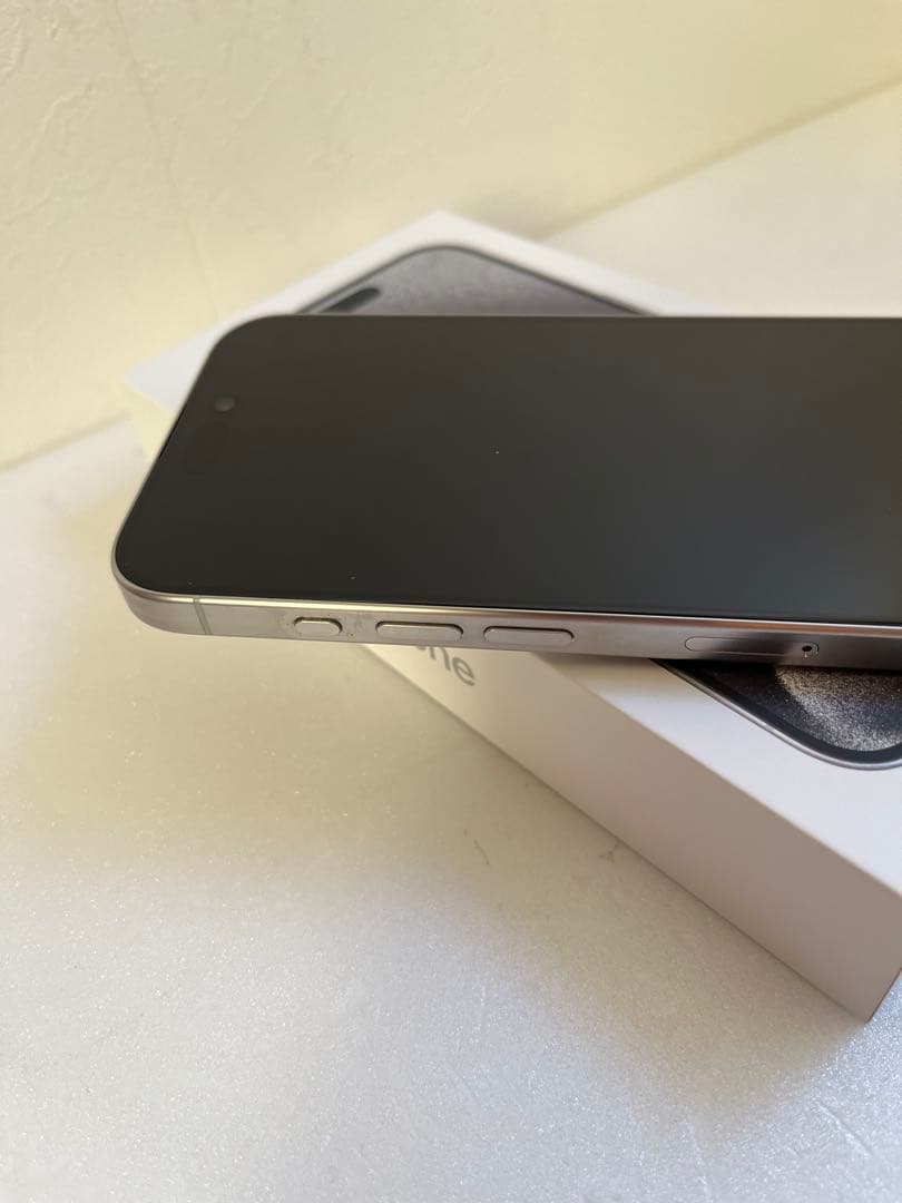 【超美品】アップルストア購入　iPhone15 ブラック　512GB