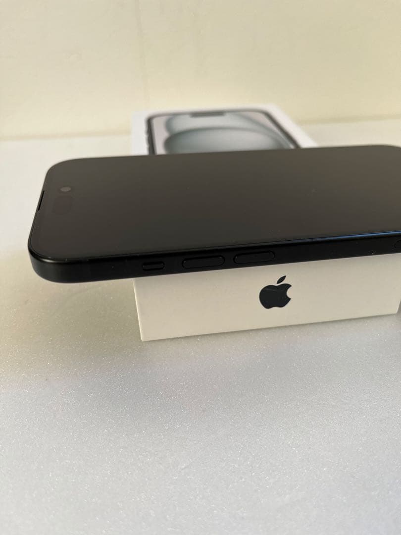 【超美品】アップルストア購入　iPhone15 ブラック　512GB
