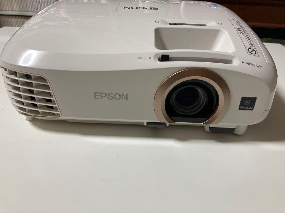 EPSON dreamioホームプロジェクター　EH-TW5350 3D対応
