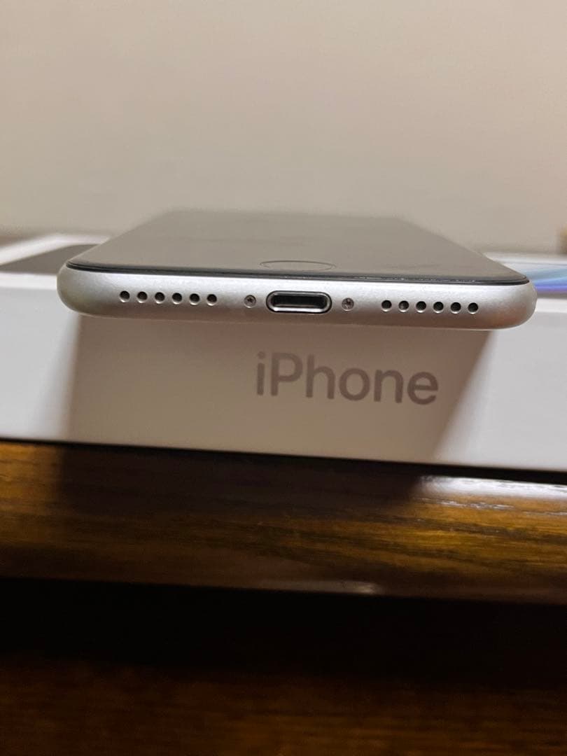 ［超美品］ iPhone SE2 64GB SIMフリー スターライト