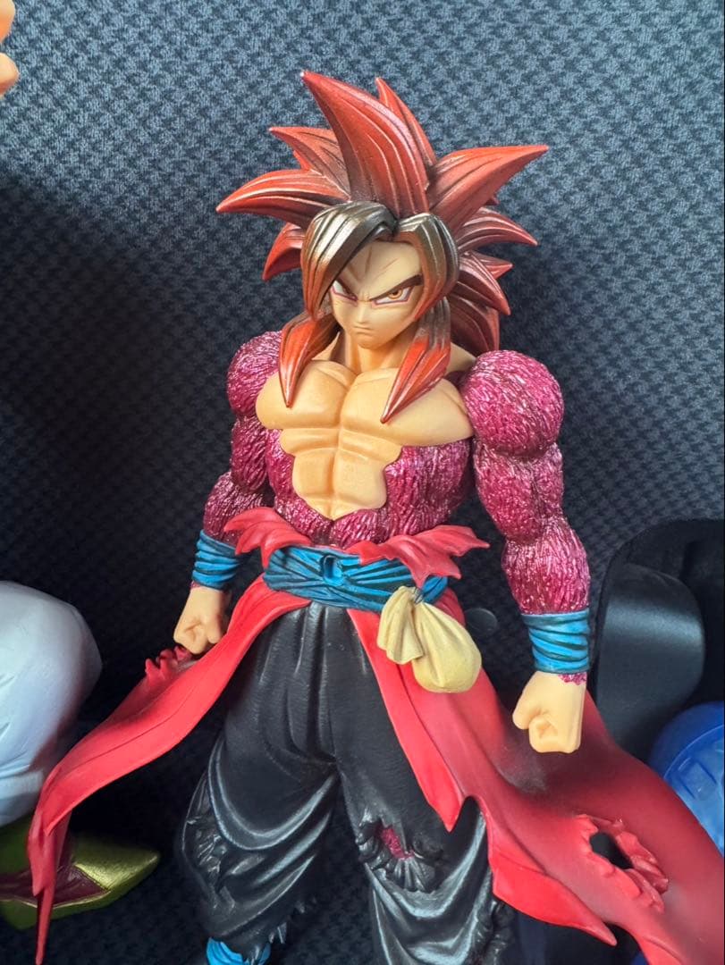 ドラゴンボールヒーローズ A賞ブロリー E賞孫悟空：ゼノ サイヤ人4 フィギュア