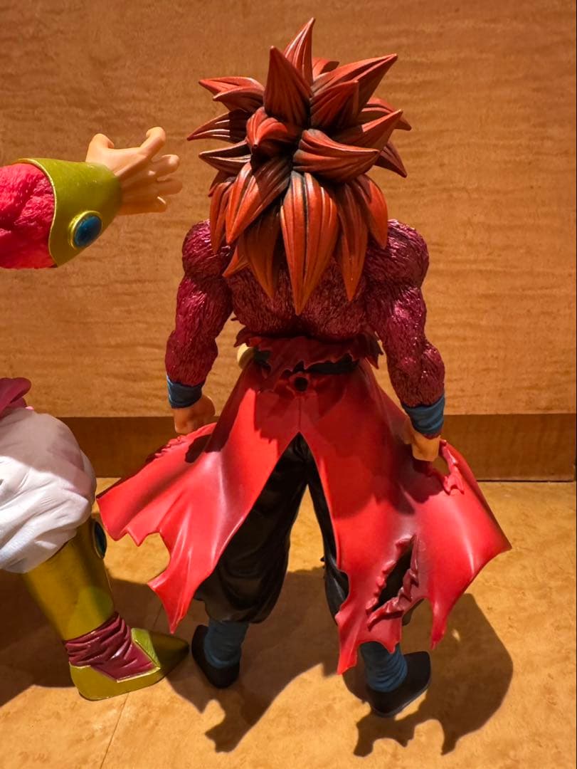 ドラゴンボールヒーローズ A賞ブロリー E賞孫悟空：ゼノ サイヤ人4 フィギュア