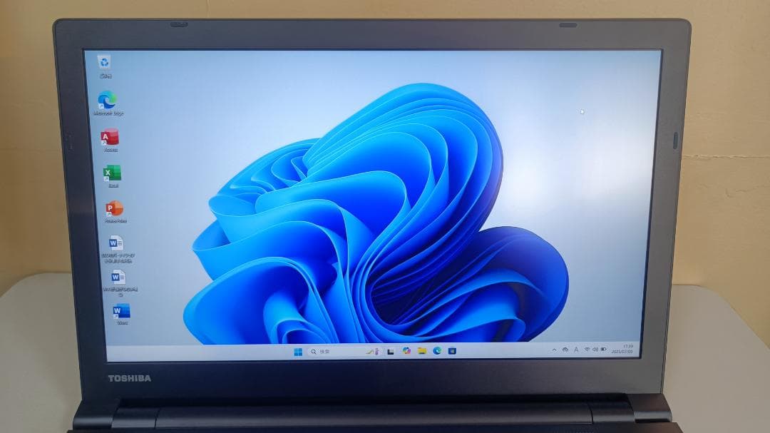 美品ノートパソコンTOSHIBA第五世代Core i5 SSD128Gメモリ8G