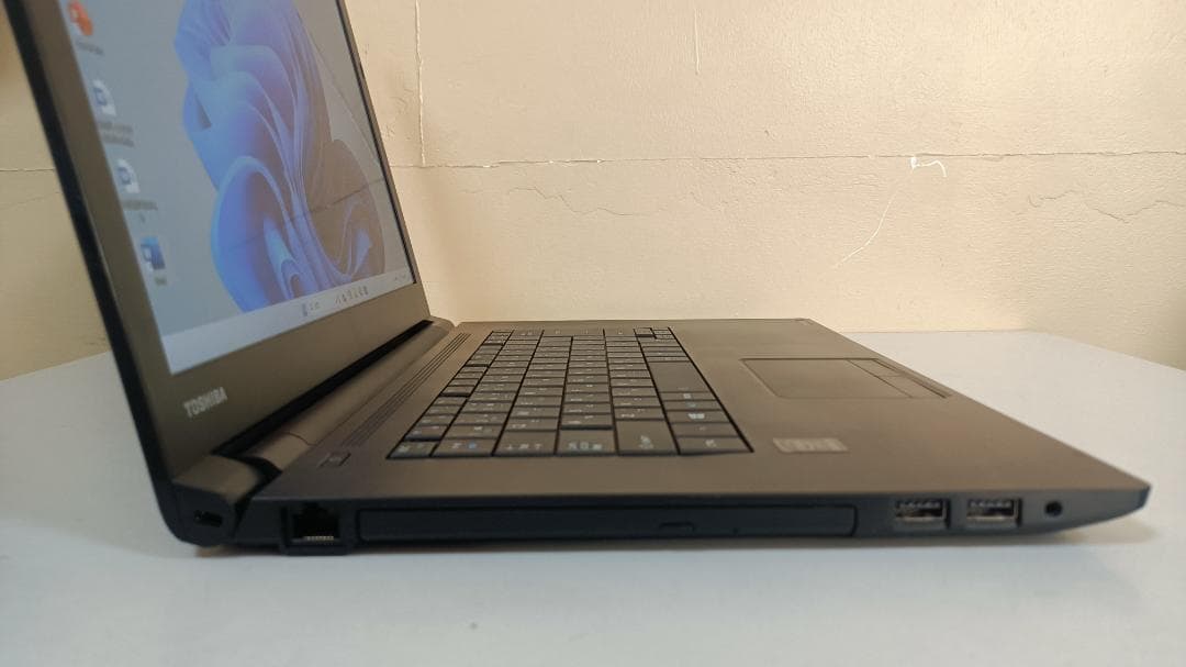 美品ノートパソコンTOSHIBA第五世代Core i5 SSD128Gメモリ8G