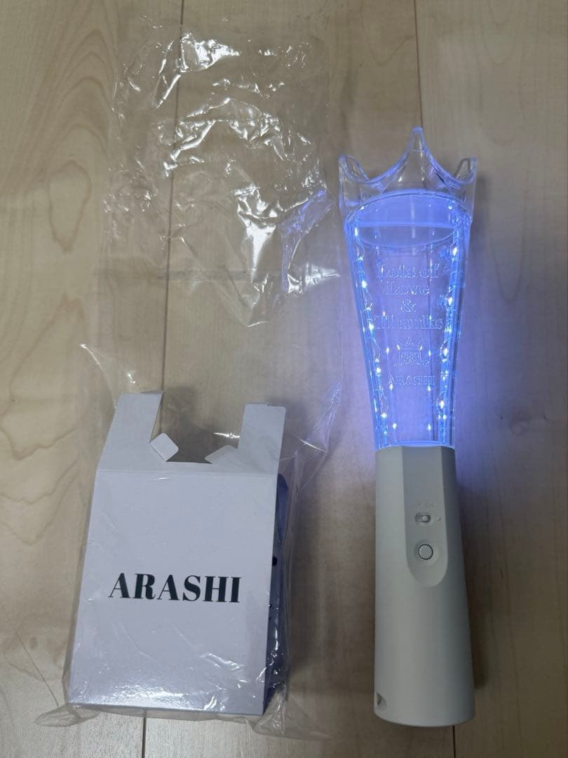 ARASHI ペンライト 2026 ストラップ・電池付　嵐