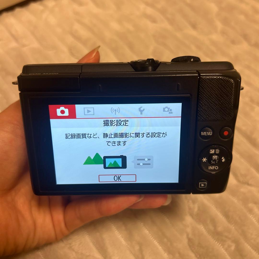 Canon EOS M200 ミラーレスカメラ ダブルズームキット