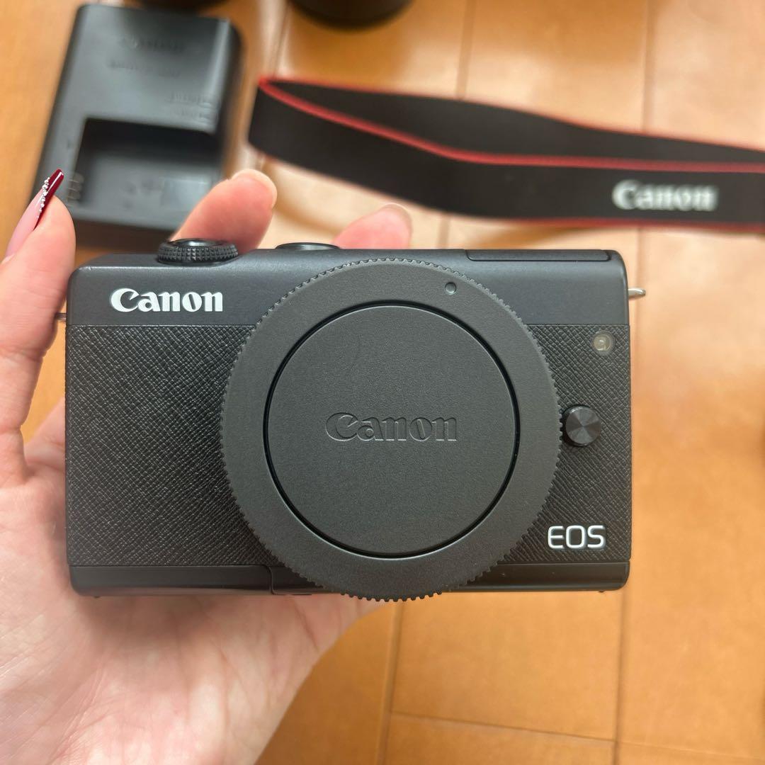 Canon EOS M200 ミラーレスカメラ ダブルズームキット