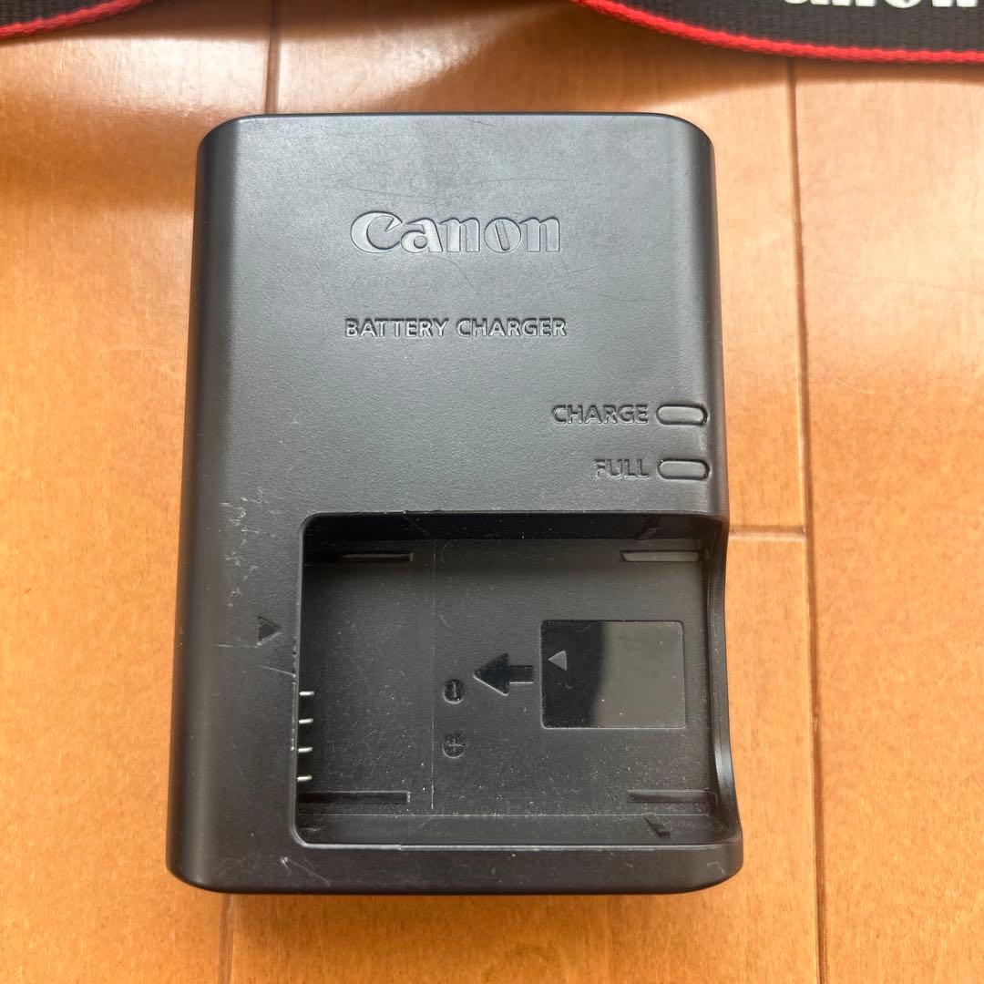Canon EOS M200 ミラーレスカメラ ダブルズームキット