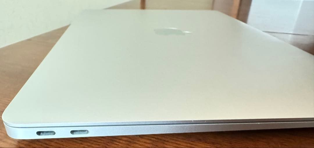 M1 Macbook Air 16G /256GBシルバー13インチ