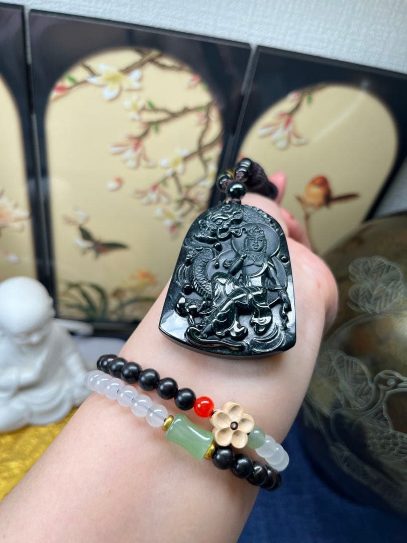 開運‼️ミャンマー産A貨黒翡翠　龍上観音様、御龍観音様ネックレス　鑑定書付き
