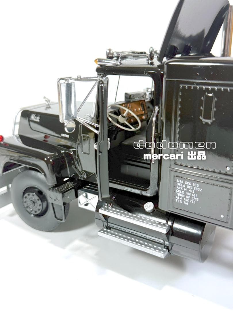 1/18 マック RL 700L ラバーダック 1974 映画「コンボイ」劇中車