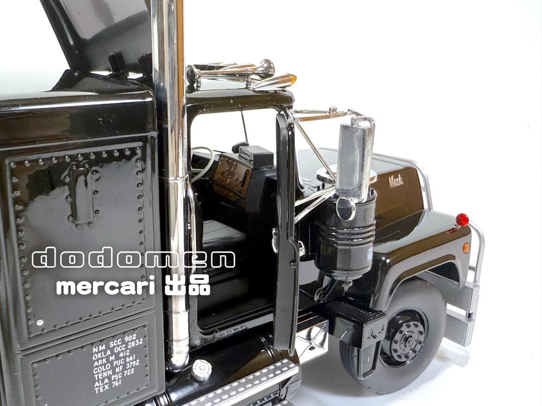 1/18 マック RL 700L ラバーダック 1974 映画「コンボイ」劇中車