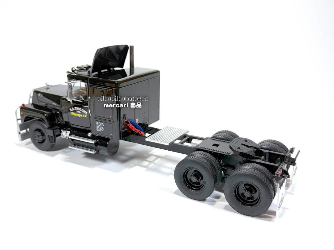 1/18 マック RL 700L ラバーダック 1974 映画「コンボイ」劇中車