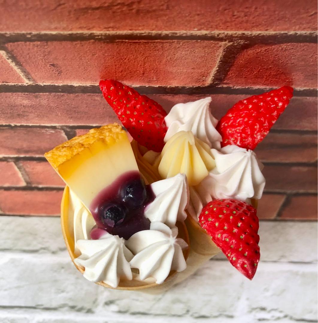 食品サンプル フルーツサンデー&ストロベリー&アイスクレープセット実物大です。