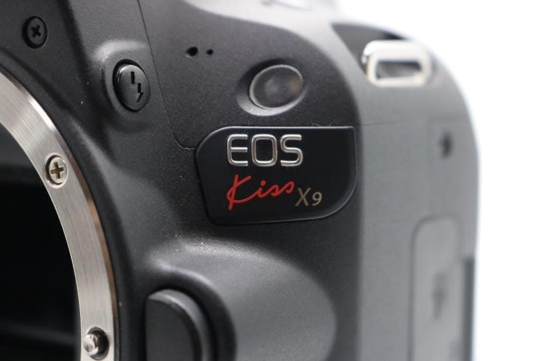 超美品ですが… 【Canon EOS Kiss X9 ダブルレンズセット】