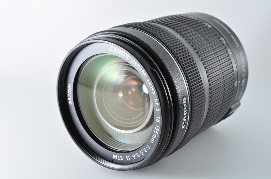 ☆極上美品Canon EF-S 18-135mm F3.5-5.6 IS STM