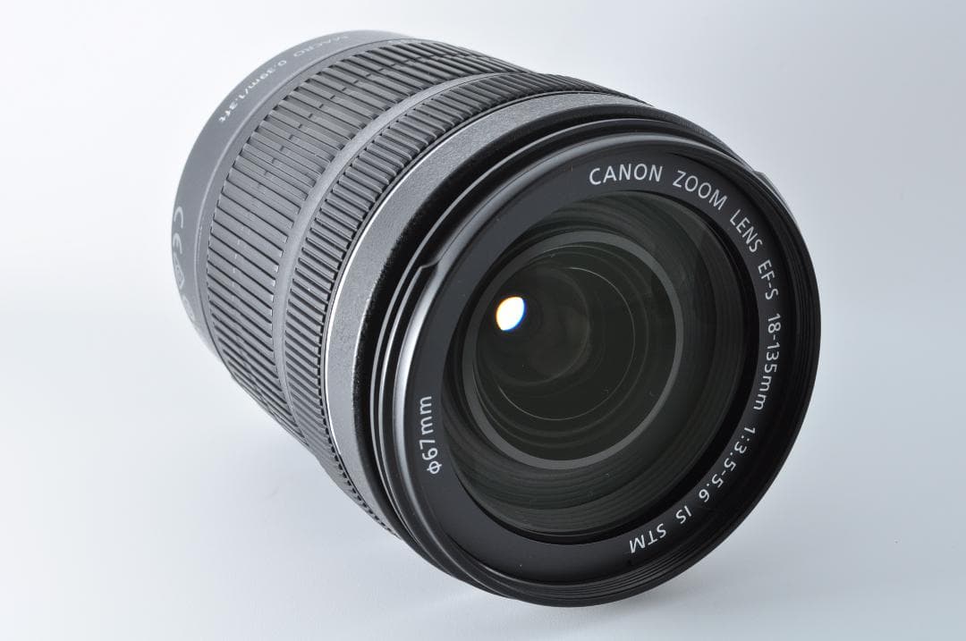 ☆極上美品Canon EF-S 18-135mm F3.5-5.6 IS STM