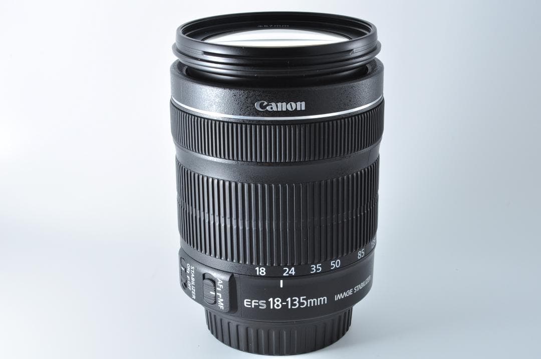 ☆極上美品Canon EF-S 18-135mm F3.5-5.6 IS STM