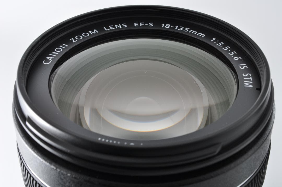 ☆極上美品Canon EF-S 18-135mm F3.5-5.6 IS STM