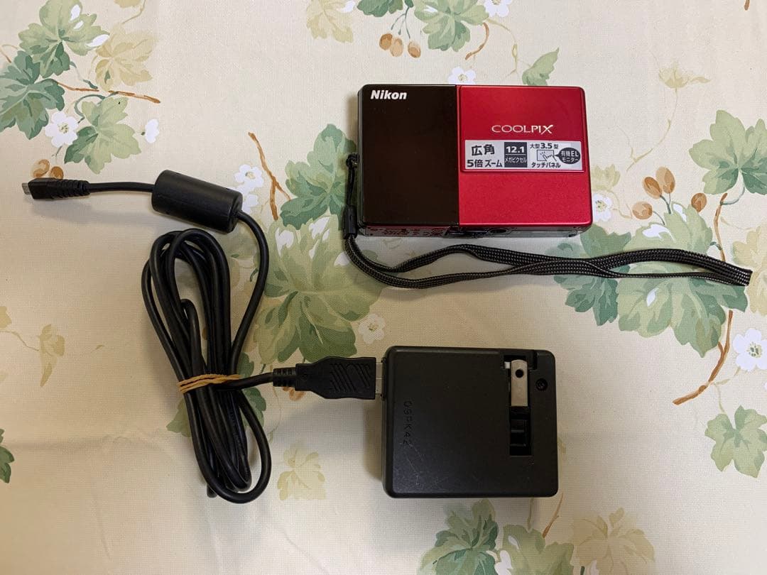 Nikon COOLPIX S70 クリスタルレッド