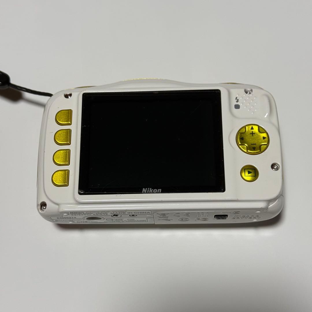 Nikon COOLPIX W150 デジタルカメラ　防水　充電器付　ニコン