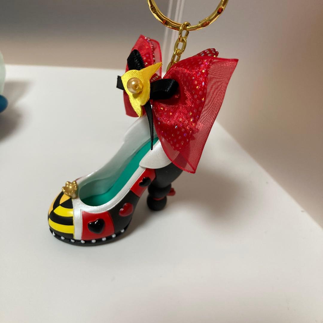 東京ディズニーリゾート　マレフィセント　アリス靴ハイヒール　シューズキーチェーン