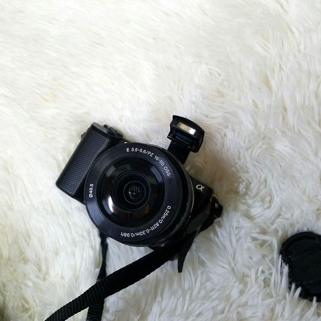 【美品】SONY デジタルカメラ ミラーレス α5000 三脚付き 動作確認済み